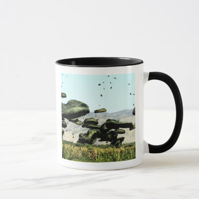 Mug Des paquets de nourriture et d'eau sont livrés par (Droite)