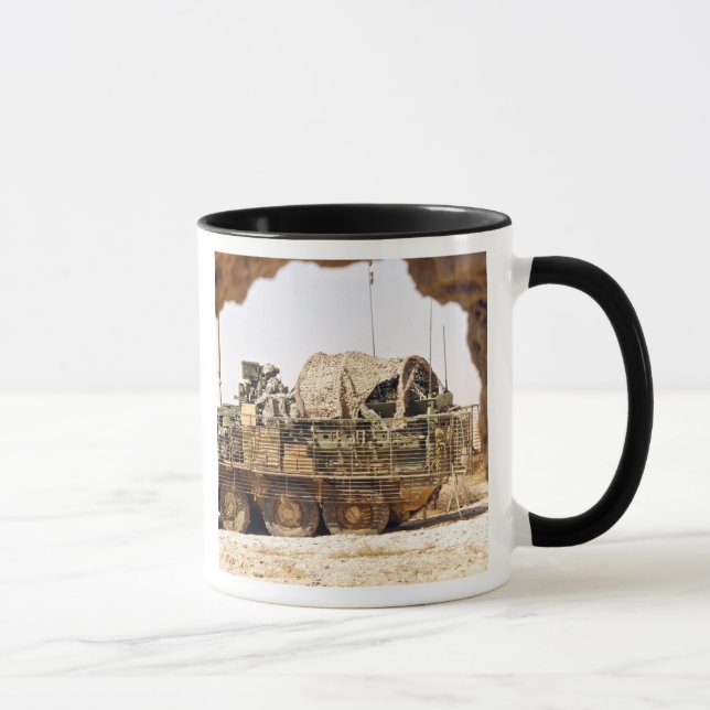Mug Des soldats américains patrouillent en Afghanistan (Droite)