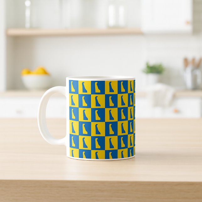 Mug Dessin Pop Art Silhouette du Delaware Bleu Jaune (A mug with a blue and gold pattern of the US state of Delaware.)