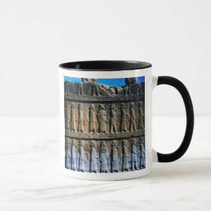 Mug Détail de la frise de soulagement sur l'escalier
