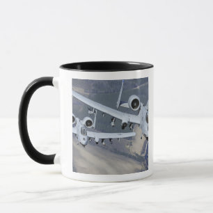 Mug Deux avions du coup de foudre II d'A-10C volent
