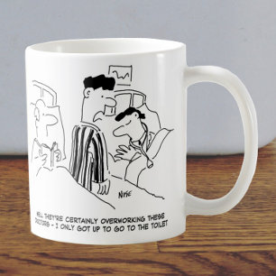 Mug Deux caricatures de jeunes médecins