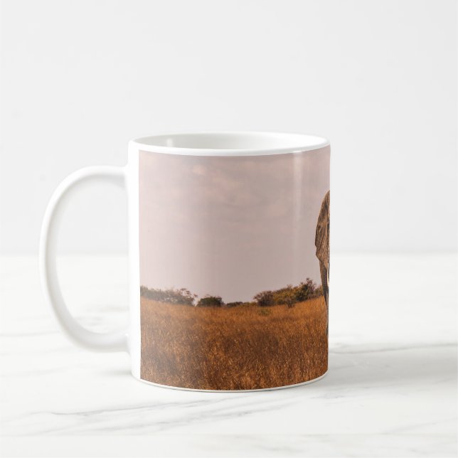 MUG DEUX ÉLÉPHANTS MARCHANT SUR LE TERRAIN COUVERT DE  (Gauche)