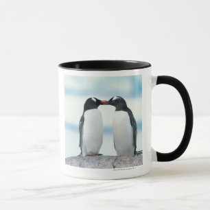 Mug Deux pingouins touchant des becs