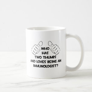 Mug Deux pouces et des amours Être un immunologue
