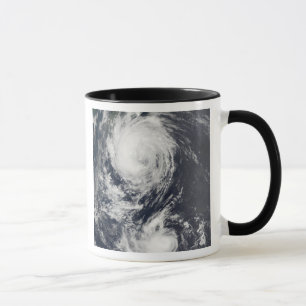 Mug Deux systèmes d'ouragan approchant l'Extrême