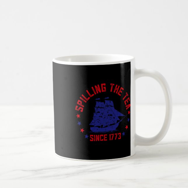 Mug Déverser Le Thé Depuis 1773 Le Quart De Juillet Dr (Droite)