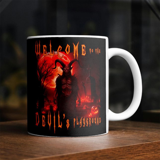 Mug Devil Satan dans le cimetière de nuit avec la lune (Créateur téléchargé)