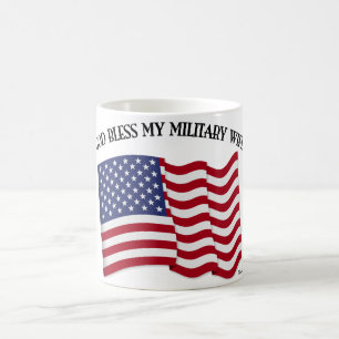 Mug DIEU BÉNISSE MA FEMME MILITAIRE avec drapeau améri