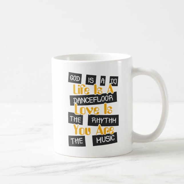 Mug Dieu est un DJ (Droite)