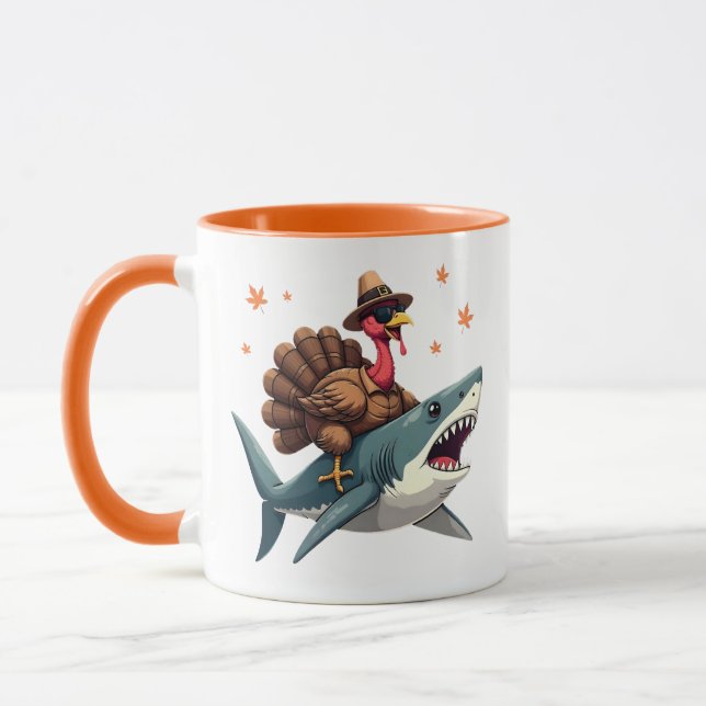 Mug Dinde chevauchant un requin drôle de Thanksgiving  (Gauche)