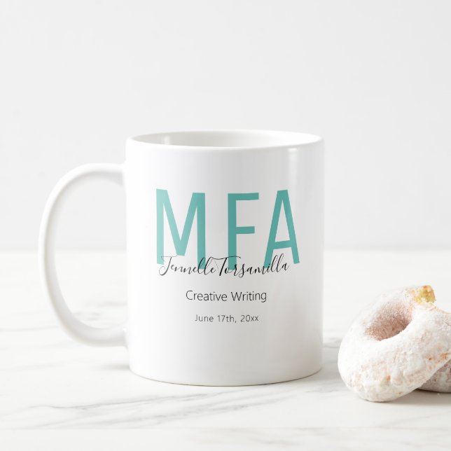Mug Diplômé Turquoise Noir Nom de la date Degré MFA (Avec donut)