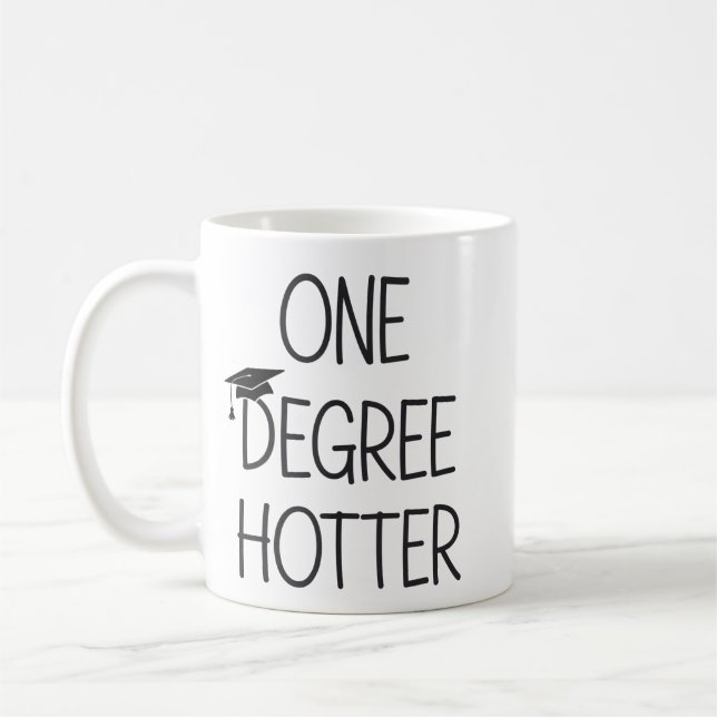 Mug Diplômé un degré plus chaud Drôle Collège Masters (Gauche)