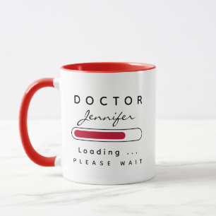 Mug DOCTEUR [Nom] Chargement en rouge et blanc