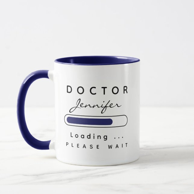 Mug DOCTEUR [Nom] Chargement Marine & White (Gauche)