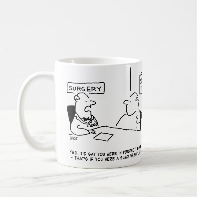 Mug Docteur Tells Patient Il est en forme fine dessin. (Gauche)