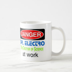 Mug Dr. Electro au travail