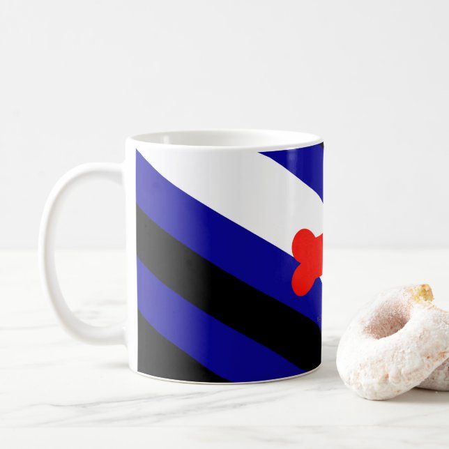 Mug Drapeau de fierté de jeu de chiots de SlipperyJoe  (Avec donut)