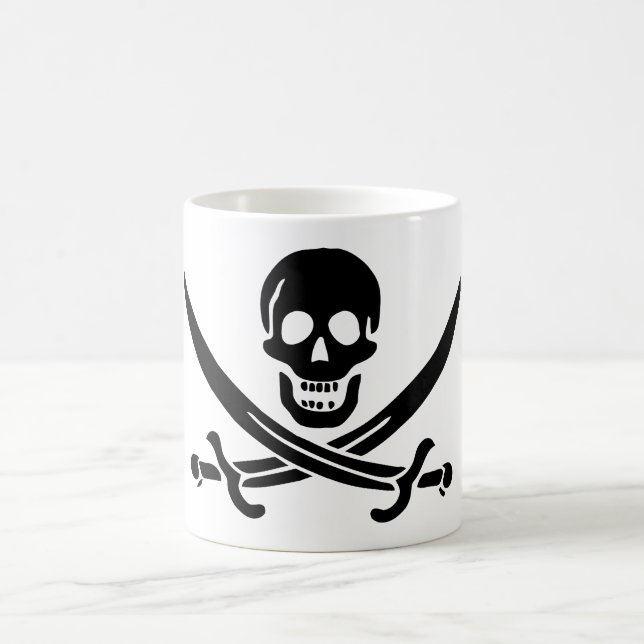 Mug Drapeau pirate crâne épées croisées (Centre)