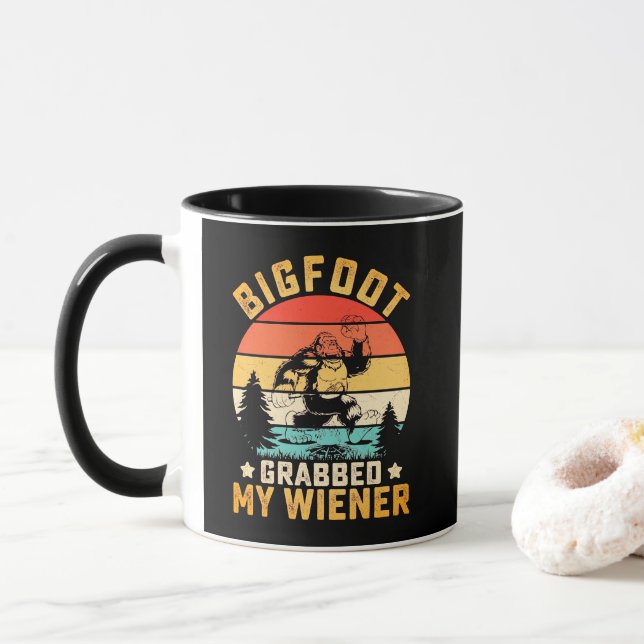 Mug Drôle Bigfoot a attrapé mon café Weiner (Avec donut)