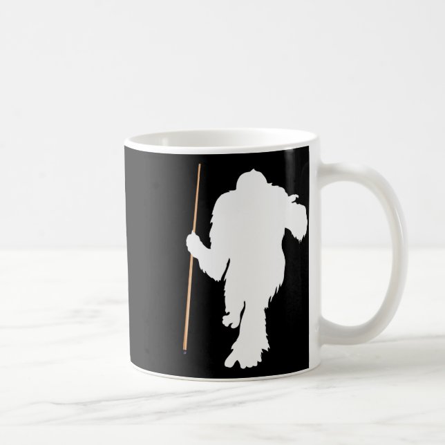 Mug Drôle Bigfoot Holding Pool Stick Billiards Sasquat (Droite)