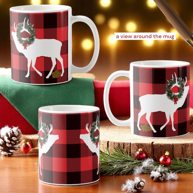 Mug Drôle Buffalo Plaid Elk Pooh et Silhouette Wreath (mug view from one side of handle to the other)