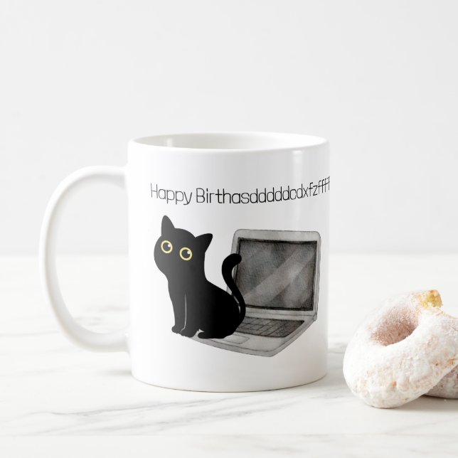 Mug Drôle chat assis sur l'ordinateur portable Anniver (Avec donut)