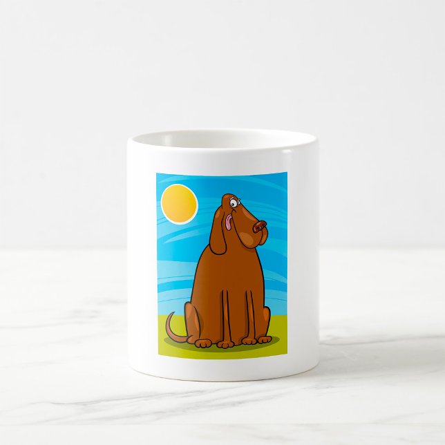 Mug Drôle de gros chien brun assis au soleil (Créateur téléchargé)