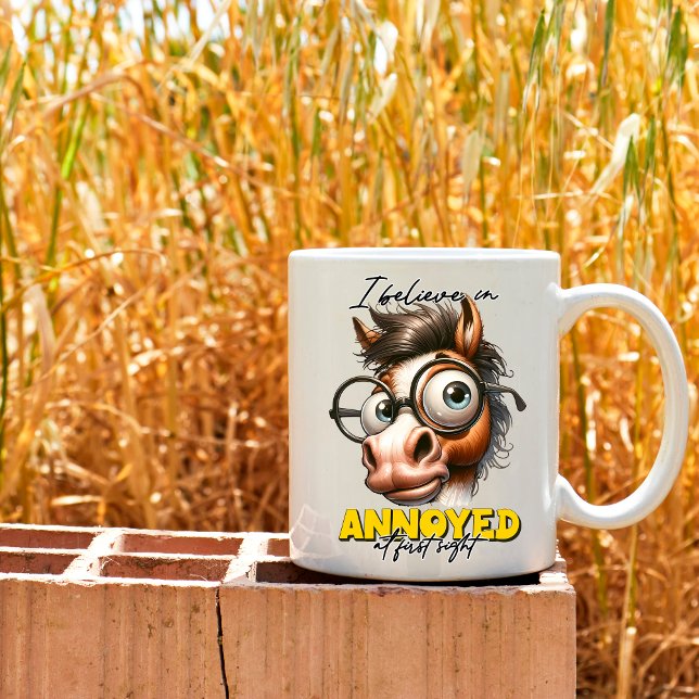 Mug Drôle des sarcasmes, Agacé au premier regard (I believe in annoyed at first sight mug)