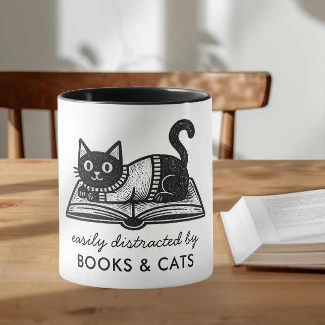 Mug Drôle facilement distrait par les livres et les ch (Créateur téléchargé)