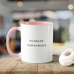 Mug Drôle Moderne Dunkers Anonyme Cookie Lover<br><div class="desc">Que vous soyez un amateur dévoué de biscuits ou simplement un amateur de biscuits, cette tasse affiche fièrement votre amour pour vous adonner à la douce joie des biscuits trempants. C'est un cadeau idéal pour vous-même ou tout amateur de biscuits dans votre vie, ajoutant une touche de personnalité à leur...</div>