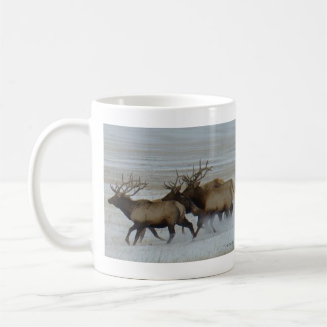Mug E64 Élan mâle courant dans la neige (Gauche)