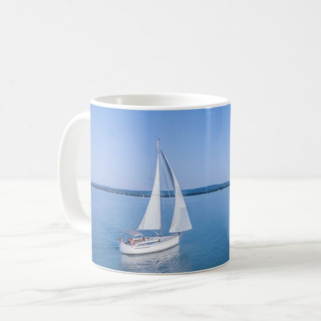 Mug Eau | Yacht au lac Balaton en Hongrie (Devant gauche)