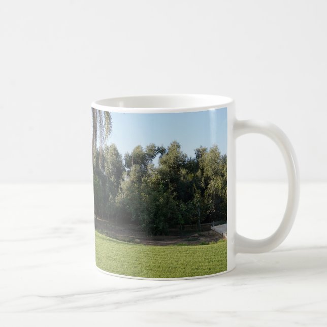 Mug Echappement paisible : pelouse luxuriante et arbre (Droite)