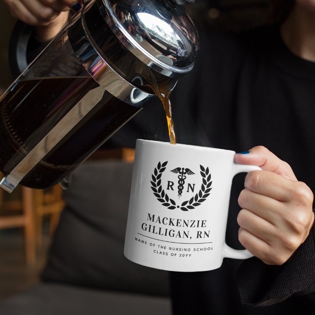 Mug École de soins infirmiers de la RN personnalisée É (Créateur téléchargé)