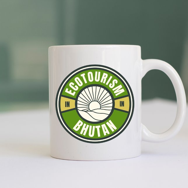 Mug Écotourisme au Bhoutan Himalaya Logo de voyage len (Créateur téléchargé)