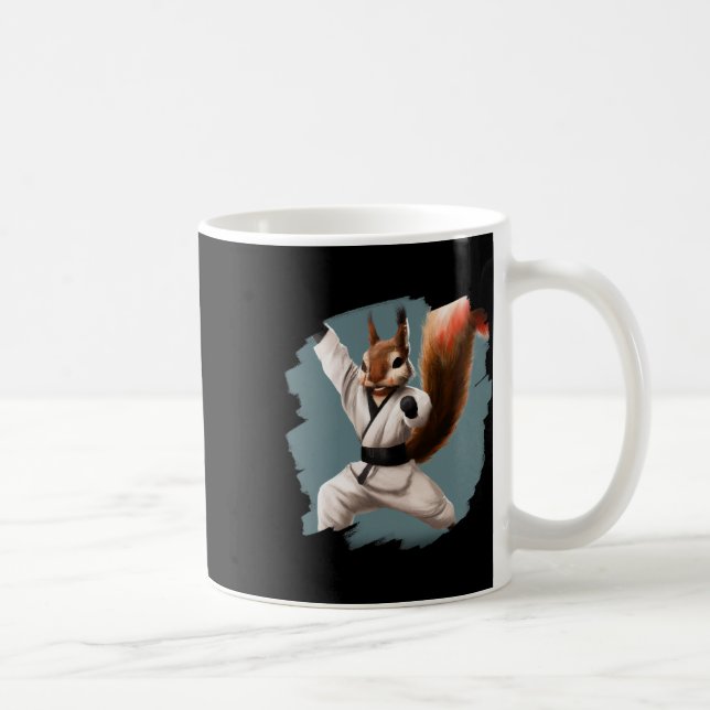 Mug Écureuil faisant un coup de pied de karaté ceintur (Droite)