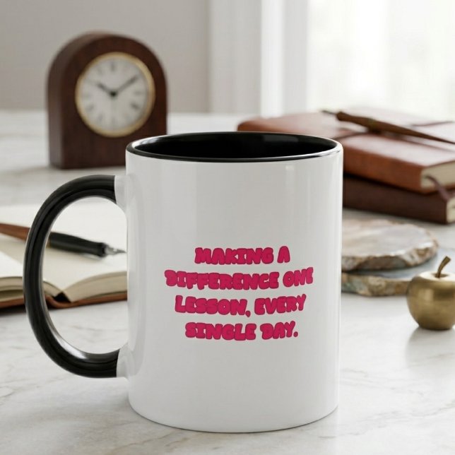 Mug Éducateur faisant une différence un jour à la fois (Créateur téléchargé)