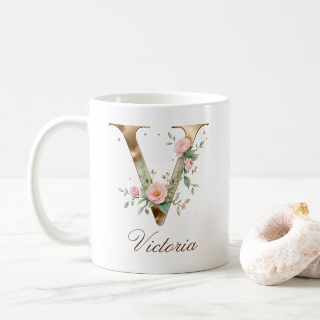Mug élégant à monogramme lettre V floral or (Avec donut)