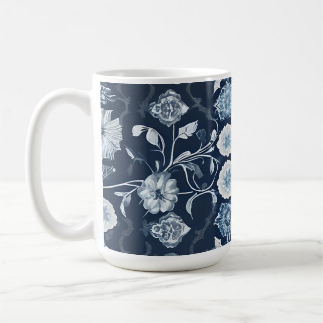 Mug élégant Art Floral moderne en blanc et bleu (Gauche)