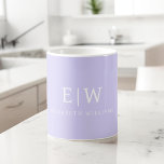 Mug Élégant professionnel simple Monogramme minimalist<br><div class="desc">Découvrez notre Elegant Professional Simple Monogram Minimalist Collection : Elevez votre style avec une sophistication intemporelle et une élégance sobre. Réalisée avec une attention minutieuse aux détails, cette collection présente des designs minimalistes ornés de votre monogramme personnalisé. Chaque pièce respire le professionnalisme et le raffinement, parfait pour faire une impression...</div>