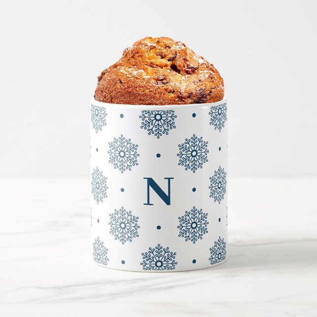 Mug Élégant Turquoise Flocon de neige Motif Monogram H (Elegant teal blue winter seasonal mug with simple minimalist monogram and snowflake pattern design.)