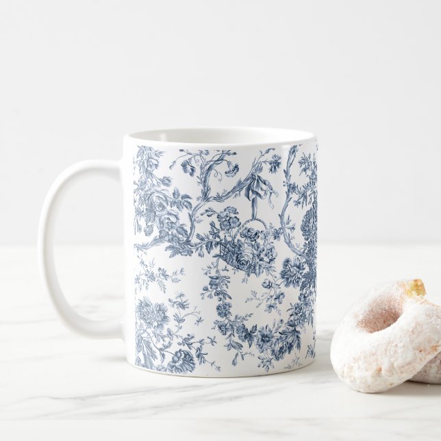 Mug Élégant Vintage Français gravé Floral Toile-Blue (Avec donut)