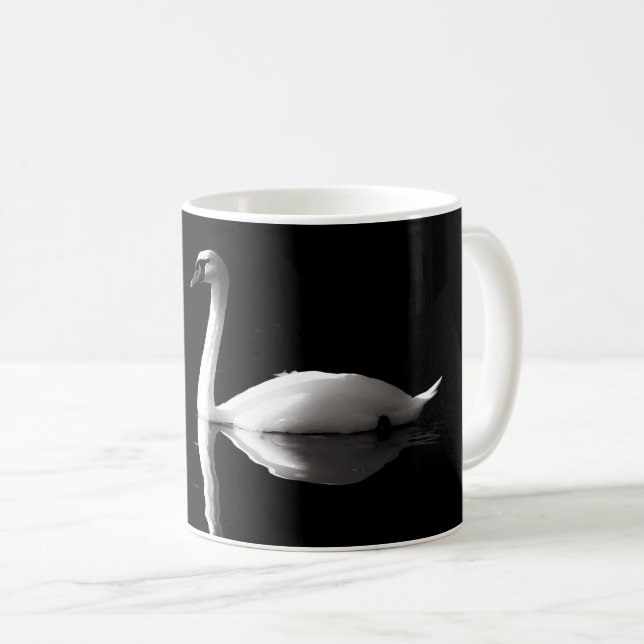 Mug Élégante Réflexion Du Cygne Blanc Sur Black Lake (Devant droit)