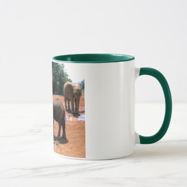 MUG ÉLÉPHANT ÉTANT CHARGÉ LE KENYA (Droite)