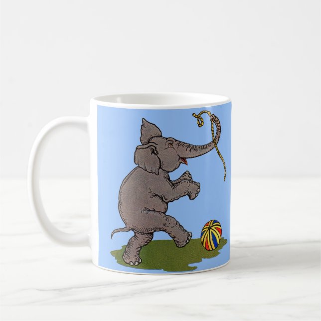 Mug éléphant heureux jouant avec la corde et le ballon (Gauche)