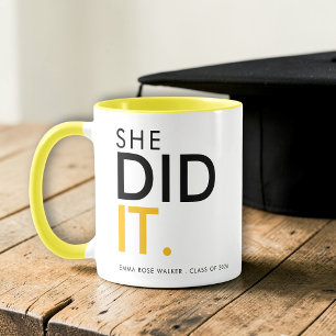 Mug Elle l'a fait Cadeau de remise de diplôme noir jau