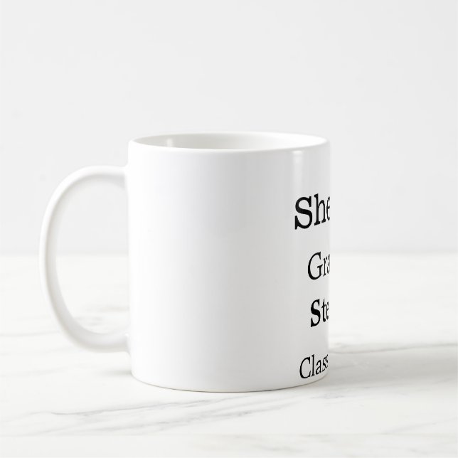Mug Elle l'a fait diplômée ajouter nom classe de texte (Gauche)