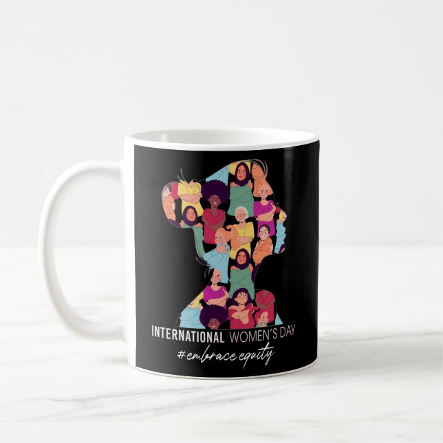Mug Embrace Equity International Day 2023 Pour (Gauche)