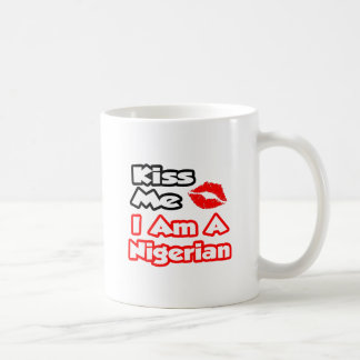 Mug Embrasse-Moi...Je Suis Nigérian